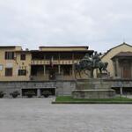 wie fast auf jedem grossen Platz in Italien, die Reiterstatue mit Garibaldi