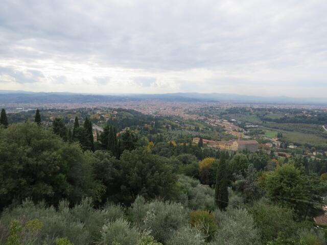...verlassen wir mit einer traumhaften Aussicht auf Firenze, das sehr schön gelegene Fiesole