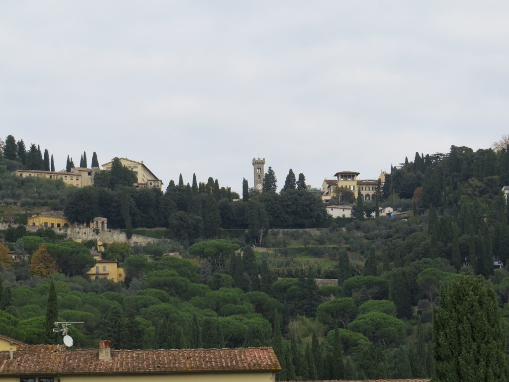 wir blicken zurück und hinauf nach Fiesole