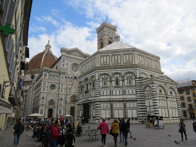 voll von Emotionen erreichen wir die Piazza del Duomo. Die Via degli Dei endet hier
