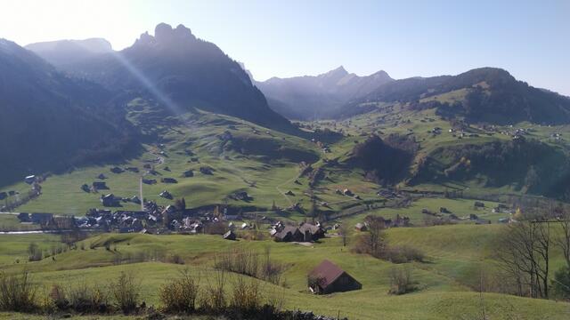 unten im Tal taucht Stein unser Tagesziel auf