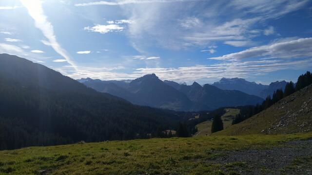 mit so einem schönen Panorama, in der Bildmitte ist der Tödi gut ersichtlich...