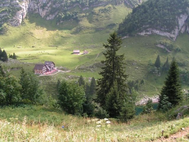 Berggasthaus Bollenwees von der Hundsteinhütte aus gesehen