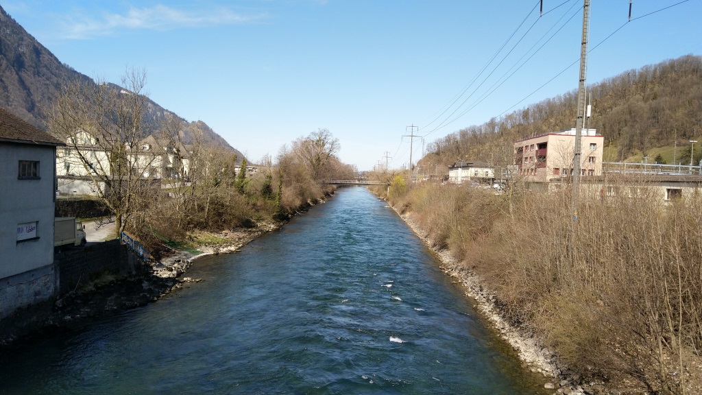 bei Ziegelbrücke überqueren wir den Linthkanal