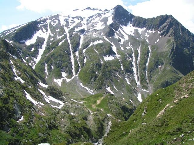 Terri Hütte mit Piz Greina