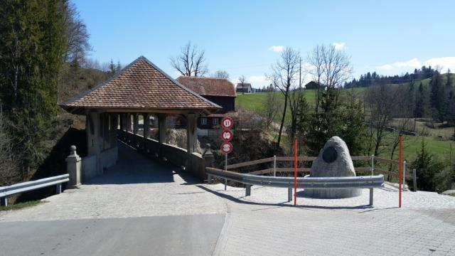 wir verlassen den kleinen Etzelpass und laufen nun abwärts zur Teufelsbrücke