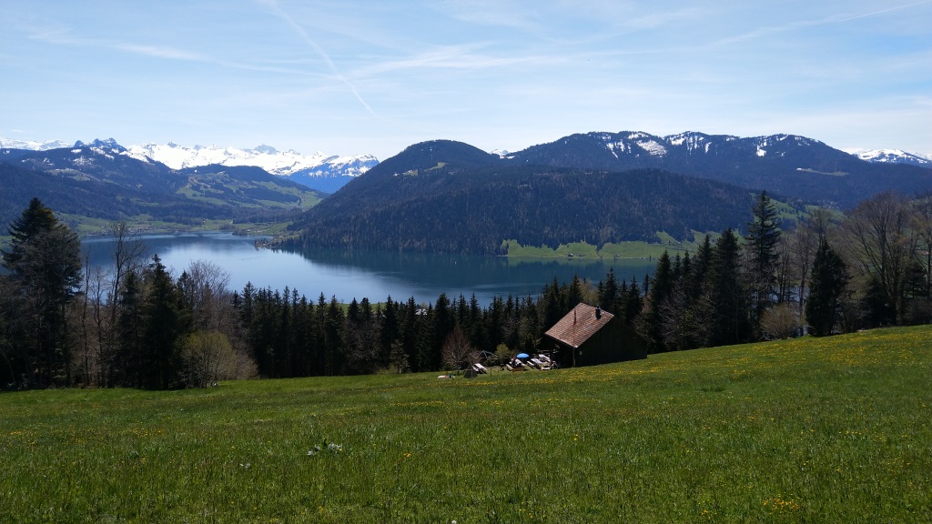 bei der Wanderhütte Grümel mit Blick auf den Ägerisee