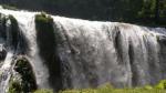 der Wasserfall teilt sich am Ende in unzähligen kleineren Wasserfällen, grosse...