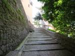 steile Treppen führen uns hinauf ins Dorfzentrum von Cantalice