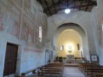 die Kirche besitzt schöne alte Fresken