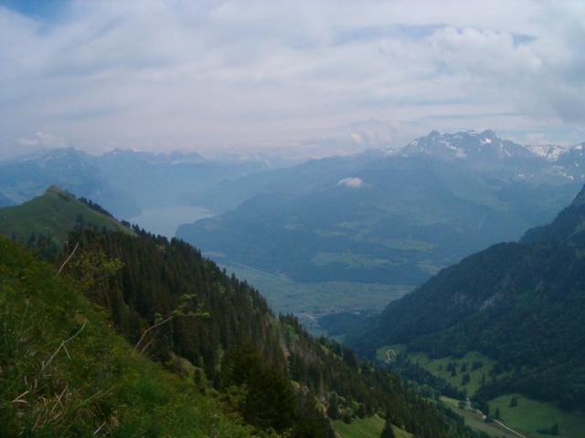 Linthebene mit Walensee im Hintergrund