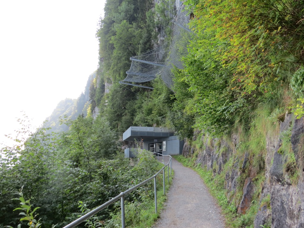 wir erreichen die Station des Hammetschwand Panoramalift, der höchste Freiluft Aufzug Europas