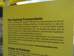 Informationstafel beim Eingang der Franzenfestung