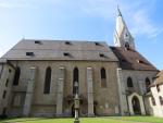 wir besuchen die um 1500 errichtete spätgotische Kirche zum Hl. Michael mit ihrem 72 m hohen Weissen Turm