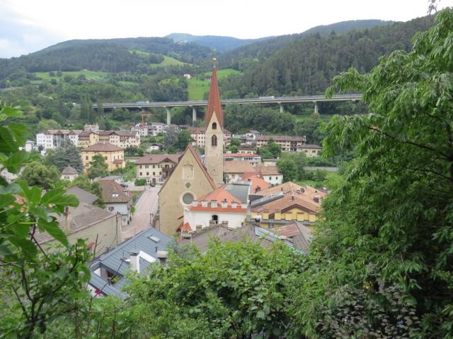 ...hinunter nach Klausen-Chiusa unser heutiges Tagesziel