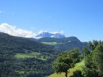 am Horizont taucht der Monte Pez auf, ein Teil des Rosengarten Massiv