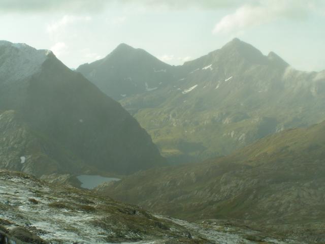 Blick ins Val Cadlimo mit Lago Scuro