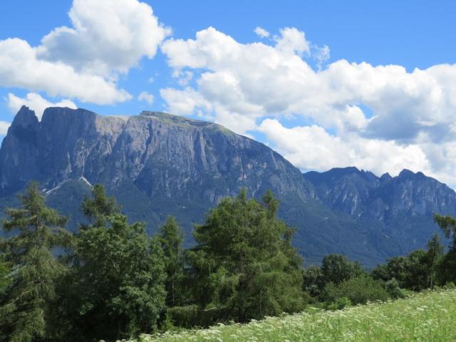 Blick zur Santnerspitze Burgstall und Petz (Rosengartengruppe)