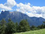 Blick zur Santnerspitze Burgstall und Petz (Rosengartengruppe)