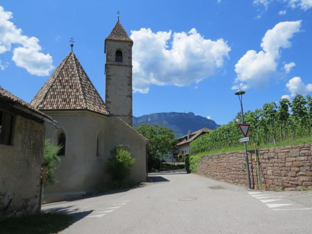 bei der kleinen Kirche von Montiggl-Monticolo