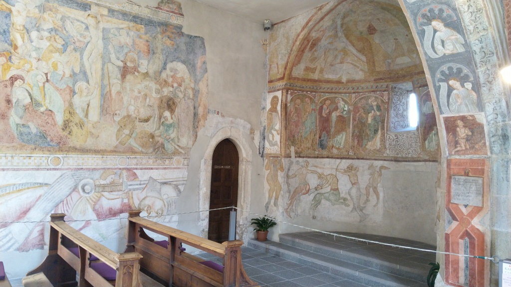 die im Jahre 1214 erstmal erwähnte Kirche...