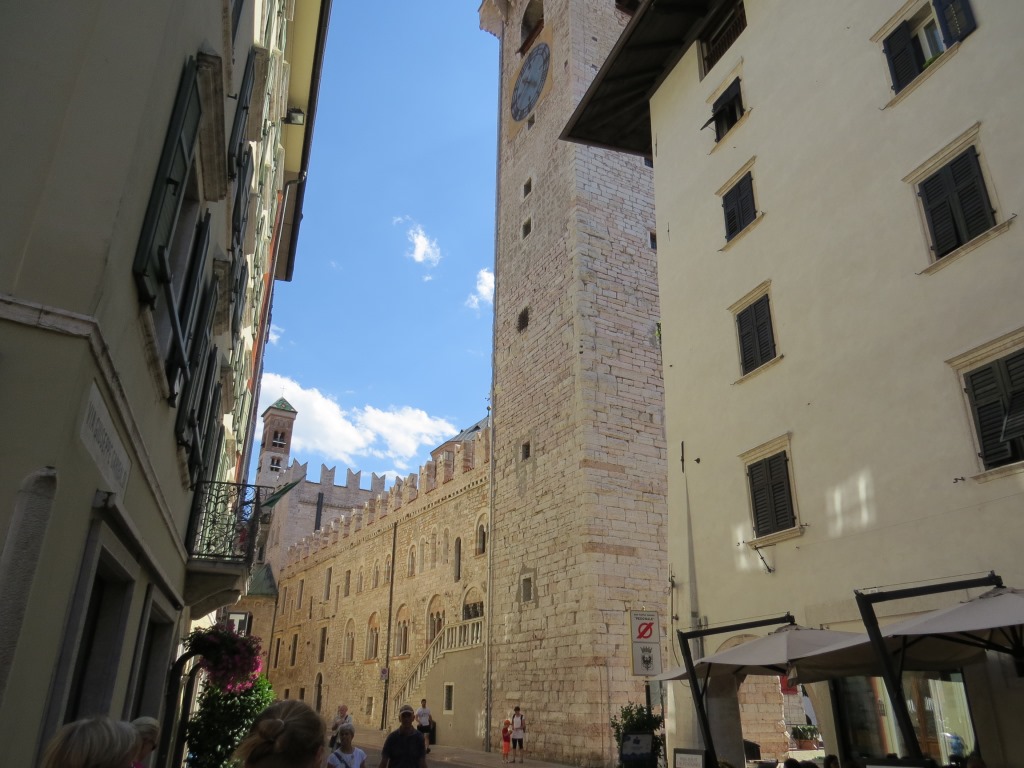 wir flanieren durch die Altstadt und erreichen den Palazzo Pretorio...
