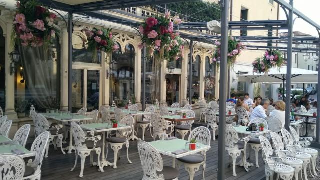 bei der Piazza Garibaldi im Ristorante Danieli geniessen wir ein vorzügliches Nachtessen