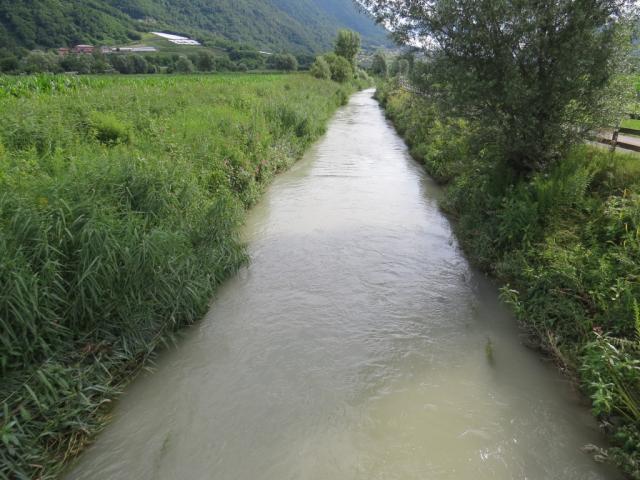 die Brenta ist nun schon zu einem veritablen Bach angeschwollen