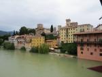 vom Ponte Vecchio hat man eine sehr schöne Aussicht auf die direkt an der Brenta liegende Altstadt
