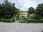 nach der Mittagspause verlassen wir das Dorf Castello di Godego und erreichen die Villa Caprera