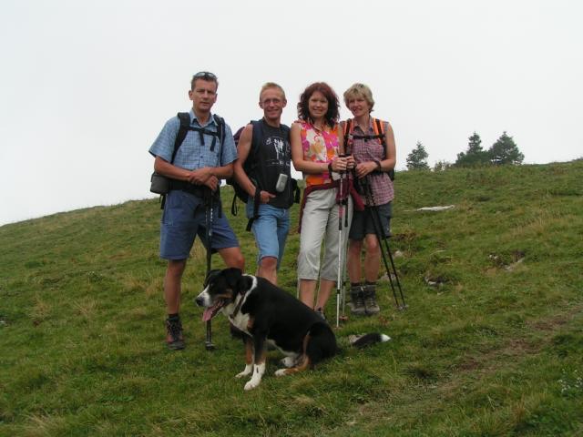 Gruppenfoto mit Hund