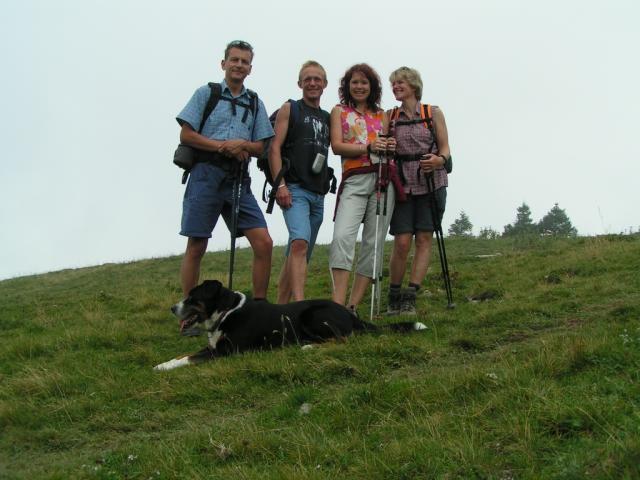 Gruppenfoto mit Hund