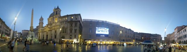 keine andere Piazza Roms kann mit der aufregenden Atmosphäre dieser Piazza konkurrieren