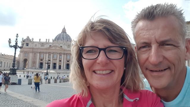 Erinnerungsfoto aufgenommen auf dem Petersplatz