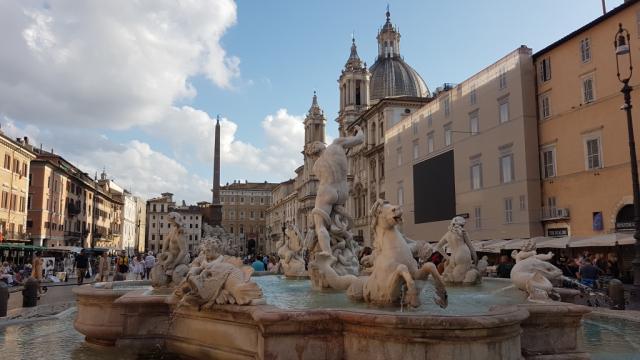 Blick von der Fontana di Nettuno auf die Piazza Navona