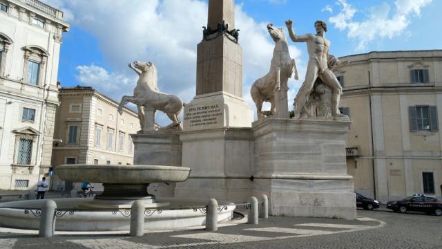 auf der Piazza del Quirinale befindet noch ein Brunnen, der Quirinalsbrunnen Castor und Pollux
