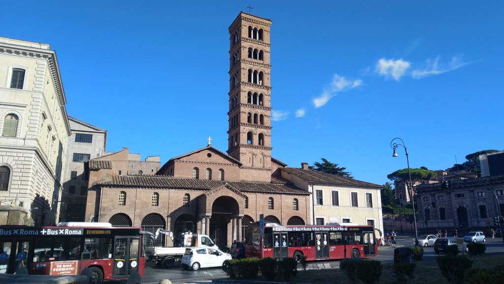 ...geht es zur schönen Basilica Santa Maria in Cosmedin aus dem 6.Jhr.