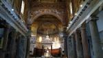 an diesem Ort wurde die erste Kirche Roms im 3. Jhr. erbaut. Die jetzige Kirche stammt aus dem 12.Jhr.