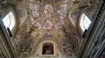 auch die Fresken in den Seitenkapellen sind sehr schön. Die Basilica gehört mit zu den beeindruckendsten Bauwerken Roms