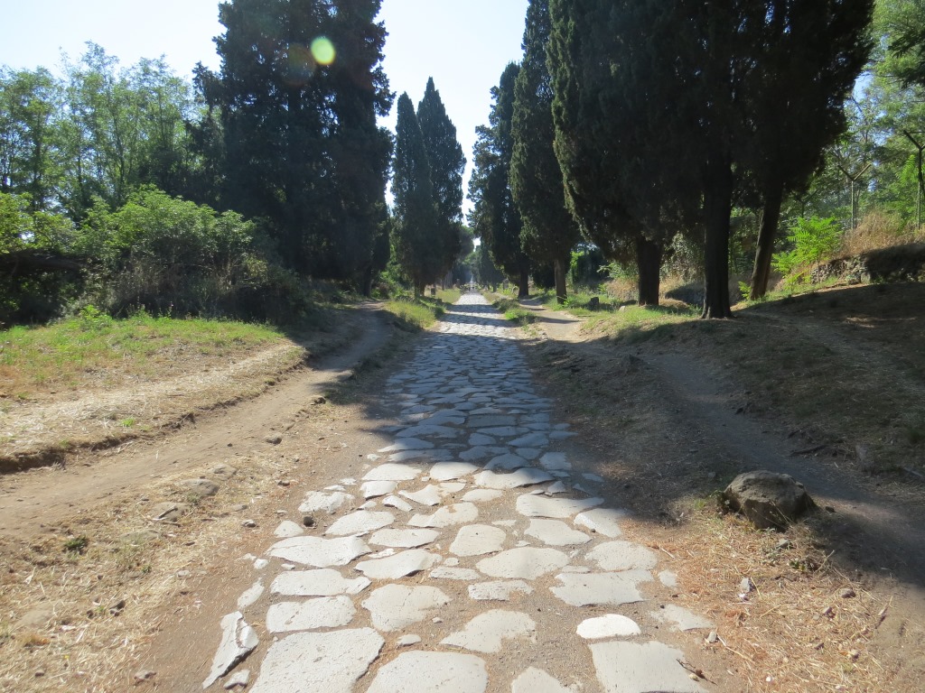 den ersten Teil der Via Appia Antica liess 312 v.Chr. der Zensor Appius Claudius Caecus bauen