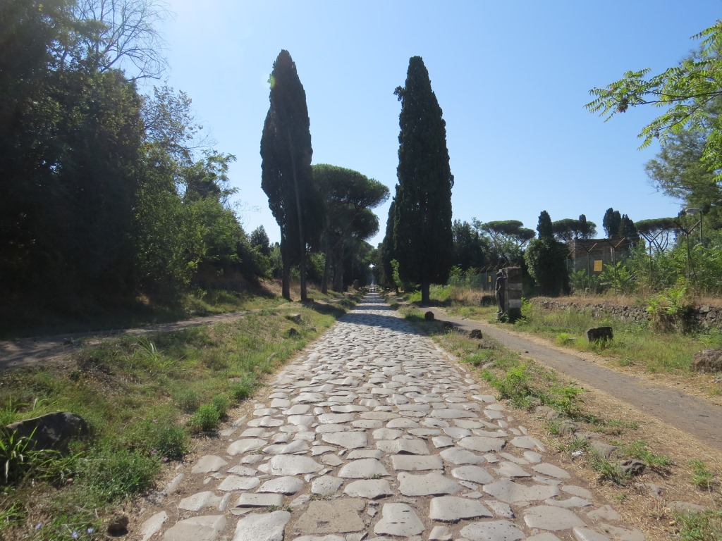 190 v.Chr. wurde sie bis Benevento, Taranto und Brindisi verlängert. (Fast der gleiche Weg der Francigena Sud)