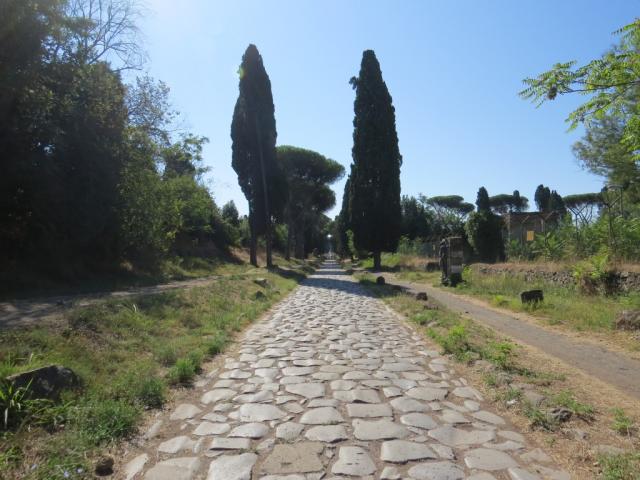 190 v.Chr. wurde sie bis Benevento, Taranto und Brindisi verlängert. (Fast der gleiche Weg der Francigena Sud)