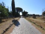 die Via Appia Antica ist von Familien- und Gemeinschaftsgräber gesäumt