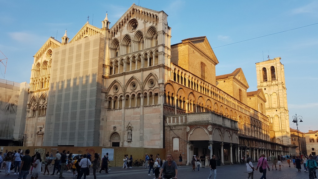 die sehr schöne romanisch-gotische Kathedrale San Giorgio 11.Jhr.