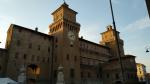 die Piazza Savonarola beim Castello Estense. Der historischen Stadtkerns von Ferrara ist UNESCO Weltkulturerbe