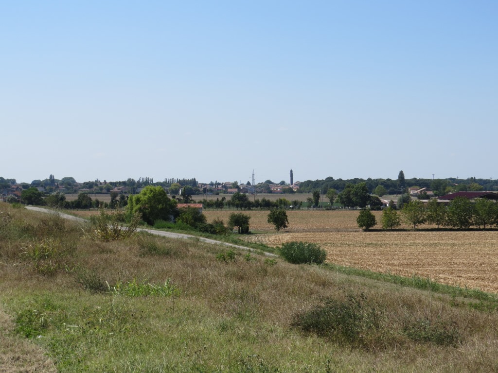 Polesella taucht vor uns auf