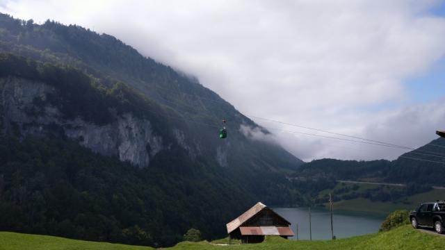 diese kleine Luftseilbahn haben wir auch benutzt als wir den Niderbauen-Chulm besucht haben