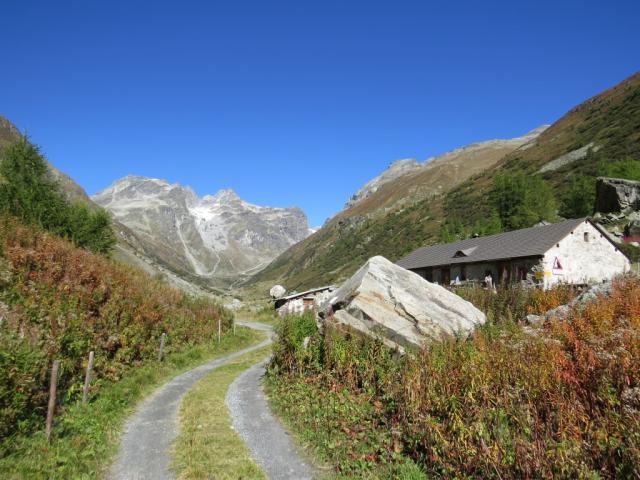 ...bis wir die Alphütten von Alp d'Immez 1949 m.ü.M. erreichen