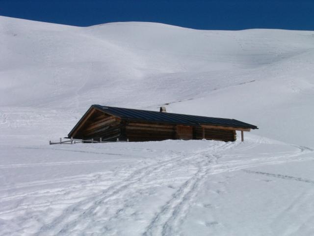 kleiner Zwischenhalt bei der Alphütte Spitzenbüel