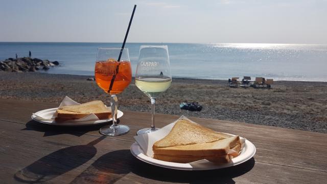 ...und einen Toast. Ein anderer Klassiker den wir in Italien oft bestellen